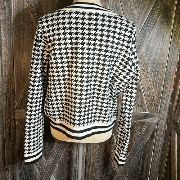 NTW XL Herringbone patterned button up sweater by Cyrus. - Picture 3 of 7